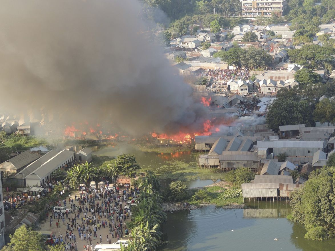 Stopping fires in slums: A surprisingly simple solution - BRAC Bangladesh