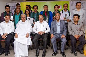 10-journalists-get-Migration-Media-Award-front