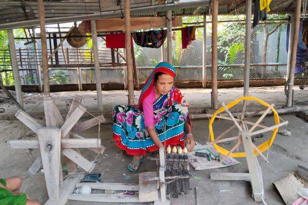 Financial inclusion makes each stitch stronger for Najira - Header Image