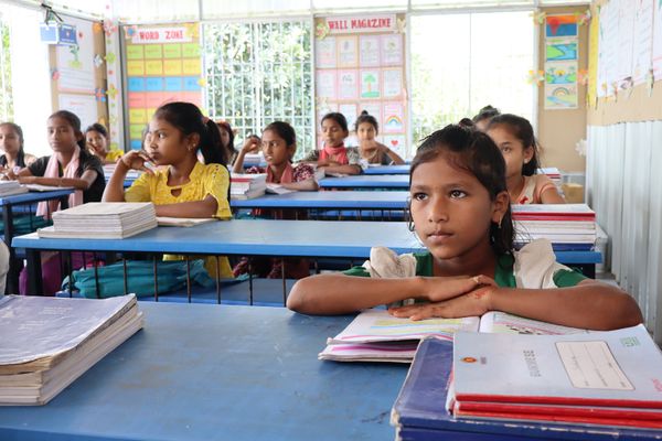 Schools just closed for 300,000 Rohingya refugee children - Header Image