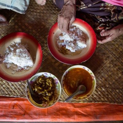 A family in Cox's Bazar has their lunch