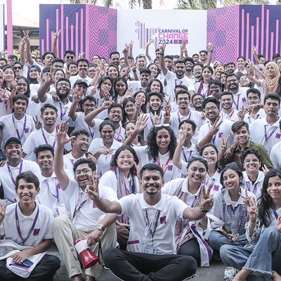 BRAC Bangladesh Changemakers Program - group of youth posed together