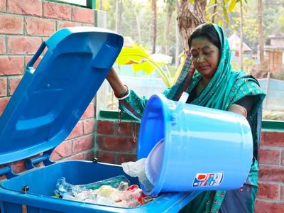 BRAC Blue bucket by Nahin Mahfuz Seam rs climate change Bangladesh