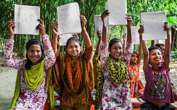 অশিক্ষা ও অপুষ্টির বিরুদ্ধে শামসুন্নাহারের লড়াই - Header Image