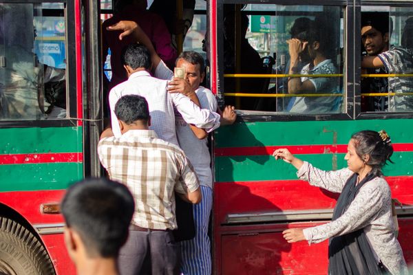 সড়কপথঃ মৃত্যুর নেমপ্লেট - Header Image