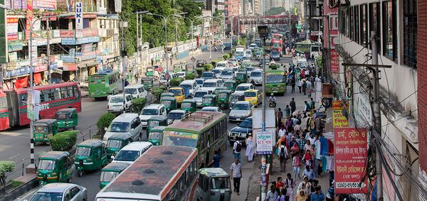 সড়কে সমুদ্রের হাঙর - Header Image