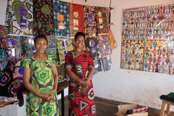 Sister, sister: meet Marthe and Adelle and their colorful business - Header Image