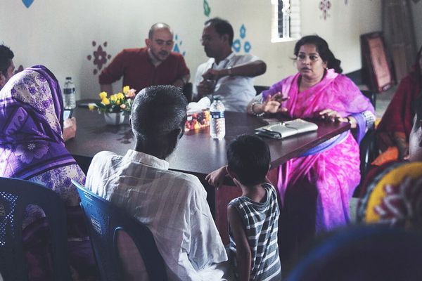 স্কুল পালিয়ে কাউন্সিলর - Header Image