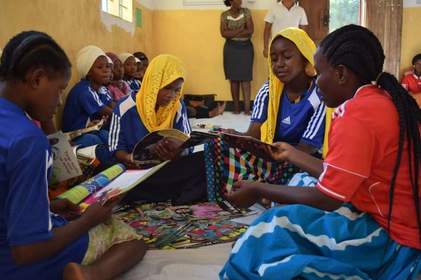 An image of girls in a youth empowerment program, ELA.