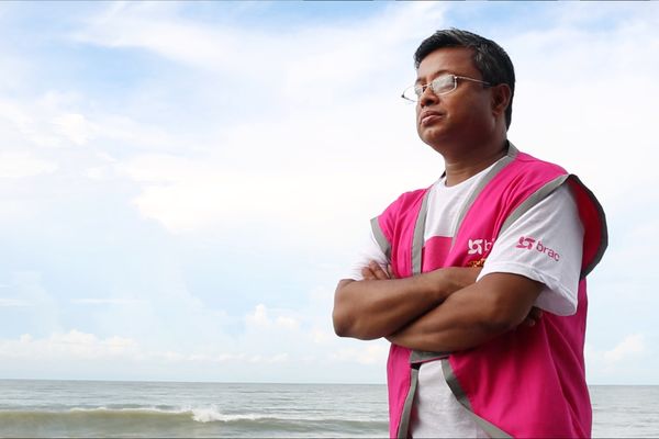 কালিগঞ্জ থেকে কাবুল, মাগুরা থেকে লাইবেরিয়াঃ এক অভিযাত্রীর গল্প - Header Image