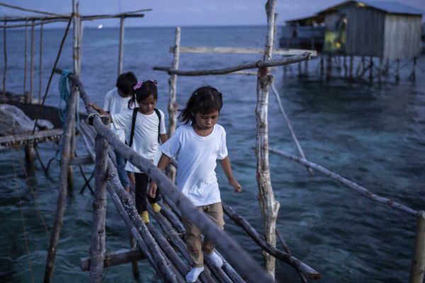 Braving the tides: How do children learn in the remote island province of Tawi-Tawi, Philippines? - Header Image