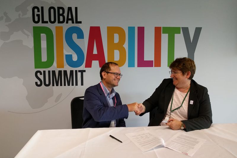 Lewis Temple signing an MoU