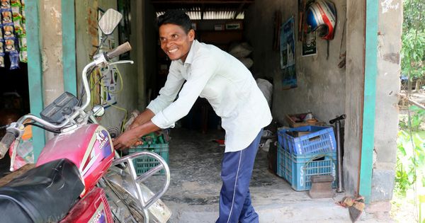 মণিলালের ছোট্ট দোকান আর বিশাল স্বপ্ন - Header Image