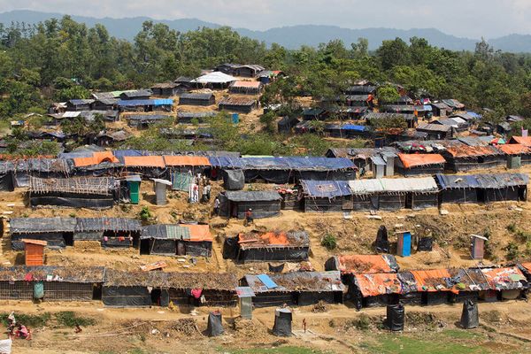 অস্থায়ী আবাসে স্থায়ী আলো - Header Image