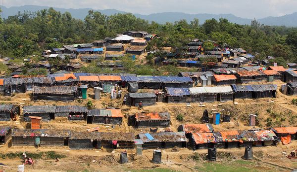 অস্থায়ী আবাসে স্থায়ী আলো - Header Image