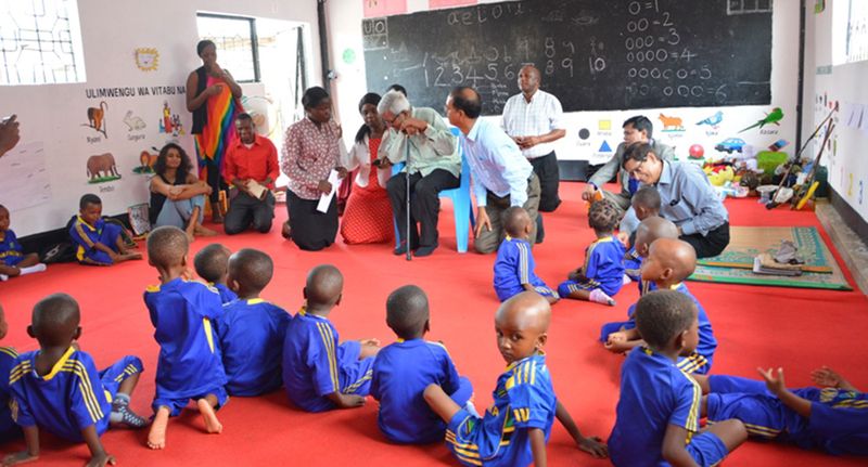 Sir-Fazle-in-Tanzania-school