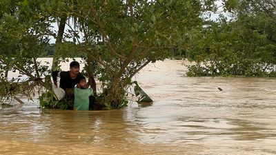 Bangladesh floods: “Cries for help suddenly pierced the air” - Header Image