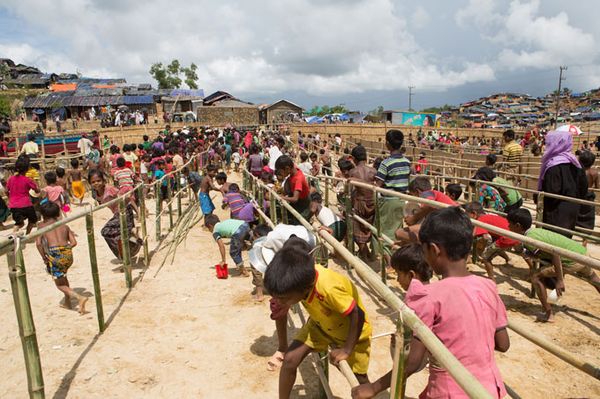 Lunch time at the Thaingkhali settlement, Cox’s Bazar - Header Image