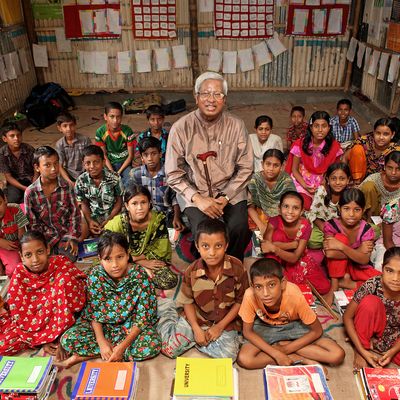 Abed Bhai with students