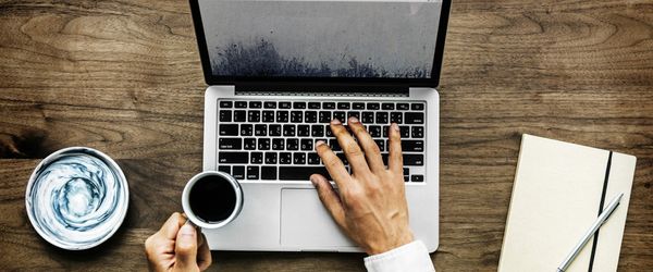 বাড়িতে থেকেঅফিসের কাজ করি - Header Image