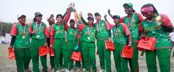 মাথা উঁচু করেহবে লড়াই - Header Image