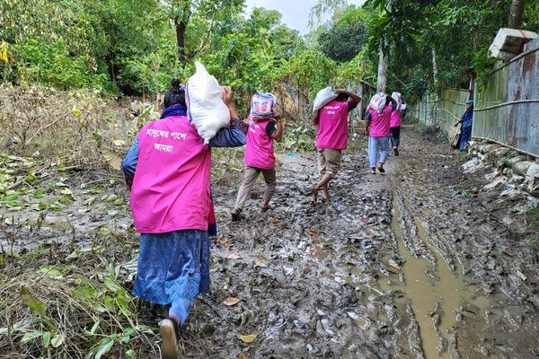 BRAC delivers dry food to 29,810 flood-affected families and cooked meals to 4,000 peopleFeatured - Header Image
