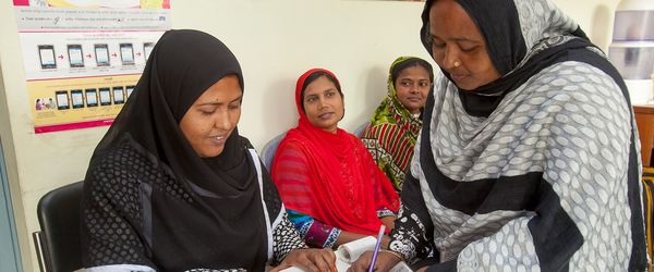 Digital wages and what it means for women - Header Image