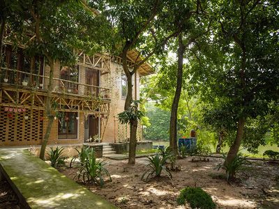 স্বপ্নের বাড়ি : যে বাড়ি পানিতেও ভাসে