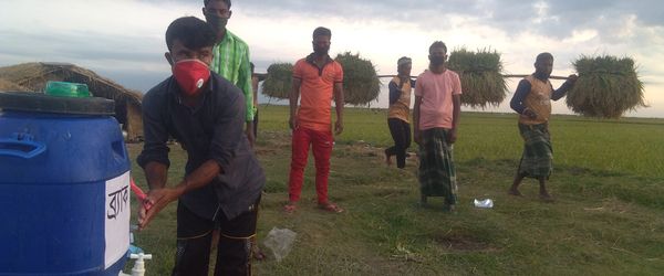 আলোর মিছিলে হাওরের মেহনতি কৃষক - Header Image