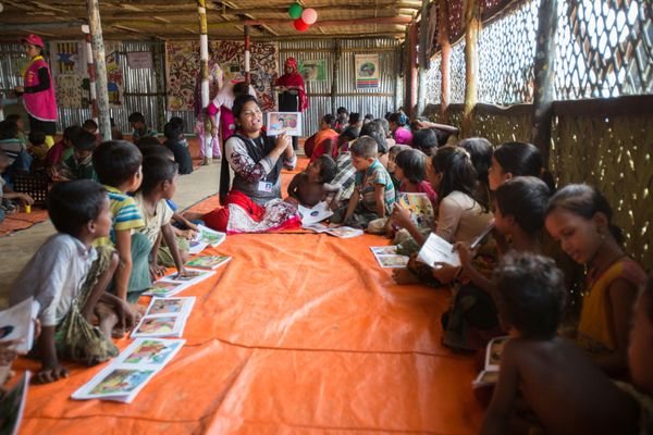 গবেষণার খেরো খাতায় কক্সবাজারে পরিচালিত শিশুবান্ধব কেন্দ্র - Header Image