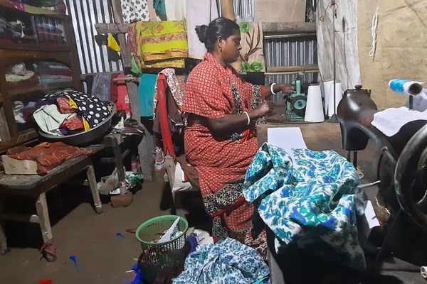 জীবনের মধ্যগগনে পৌঁছেও থামেনি তার লড়াই - Header Image