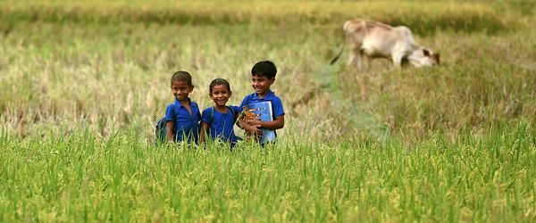 খোলা হাওয়ায় - Header Image