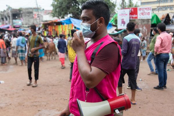 Packed spaces. Pandemic. How to stay safe? - Header Image