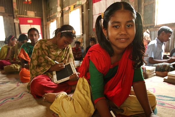 পথিককে পথ তৈরি করতে দিন - Header Image