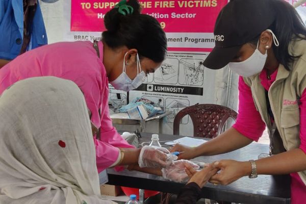 রোহিঙ্গা ক্যাম্পে কোভিড-১৯ মোকাবিলায় স্বাস্থ্যসেবা - Header Image