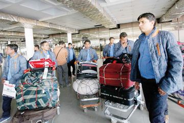 Standard Chartered, BRAC to develop returnee migrant workers into entrepreneurs