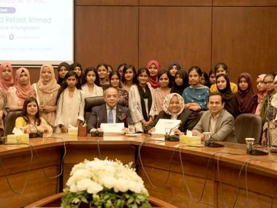 BRAC ‘Swapnosarothi’ girls meet Chief Justice Syed Refaat Ahmed at Supreme CourtFeatured - Header Image