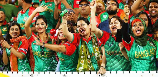 বাইশ গজেবাঘিনীর হুংকার - Header Image